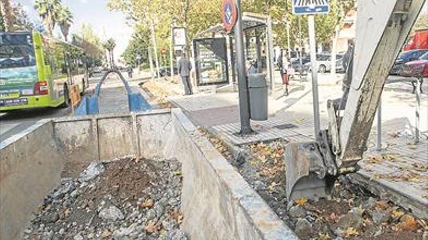 Comienza la obra que reordenará con 6 carriles la avenida Sinforiano Madroñero de Badajoz