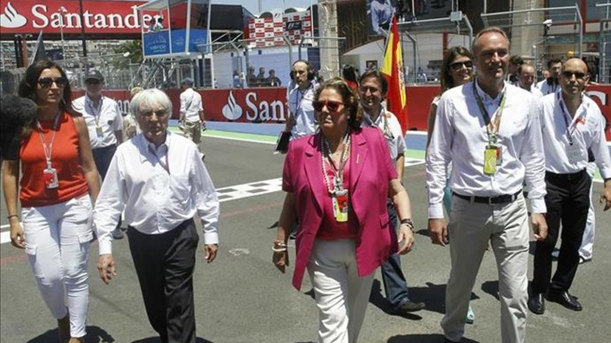 Ecclestone, con Barberá y Fabra en el GP de Europa