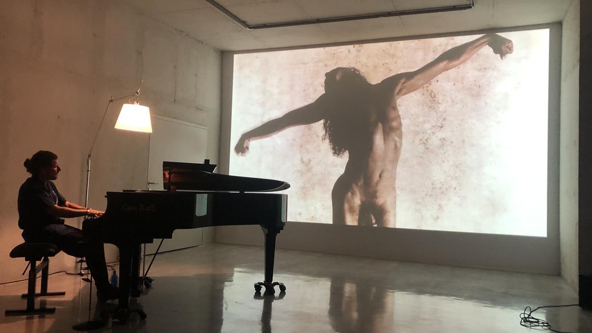 Der menorquinische Pianist Marco Mezquida beim Konzert in der Fundació Toni Catany