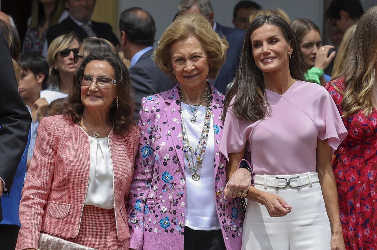 La infanta Sofía recibe la confirmación