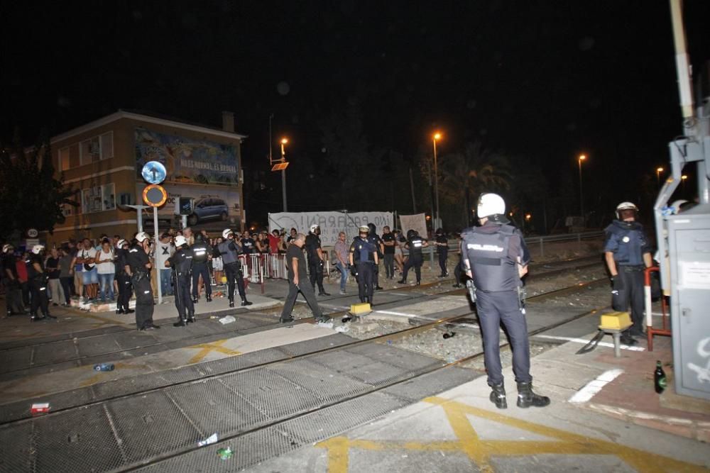 Numerosos heridos durante la protesta en las vías tras la intervención policial