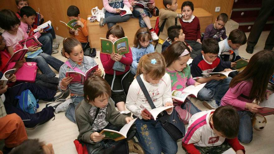 Niños en una actividad del Día del Libro de hace unos años.