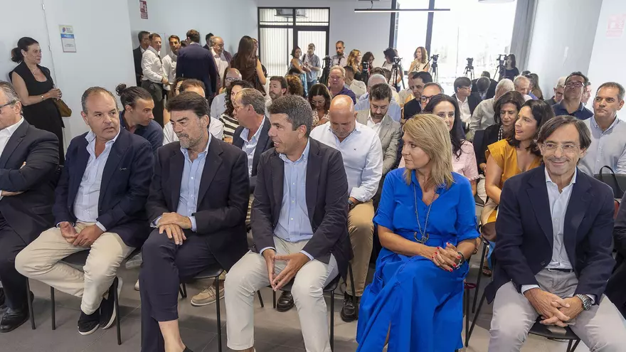 Mazón “vende” el discurso ultra de la "inquiokupación" a los promotores alicantinos