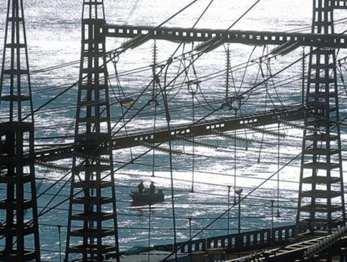 Estació hidroelèctrica a tocar de l’embassament de Riba-roja.