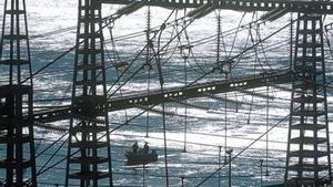 Estació hidroelèctrica a tocar de l’embassament de Riba-roja.