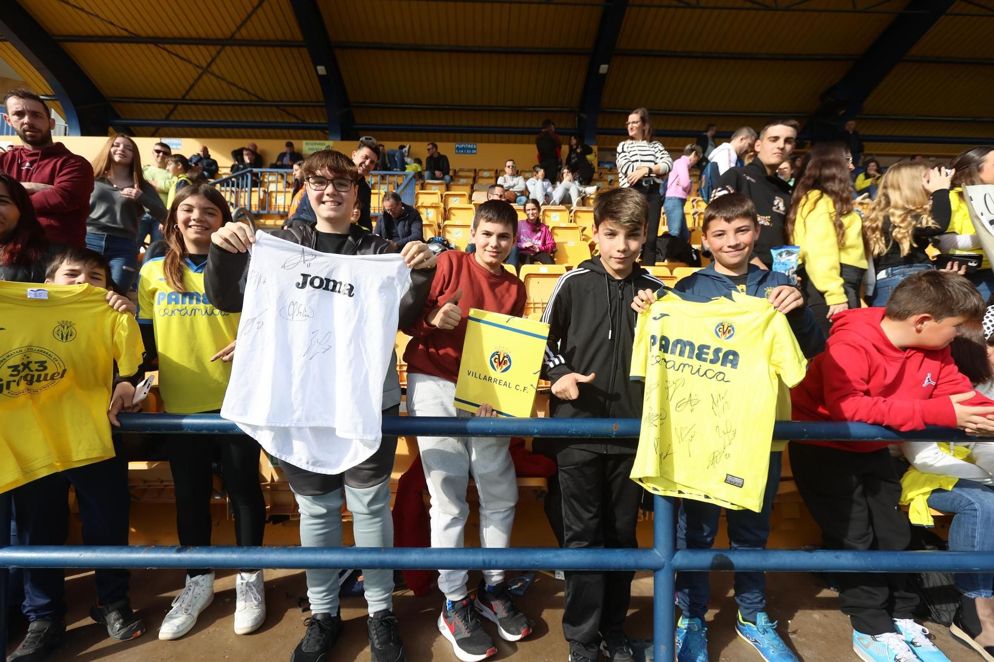 Así ha sido el entrenamiento navideño del Villarreal a puerta abiertas