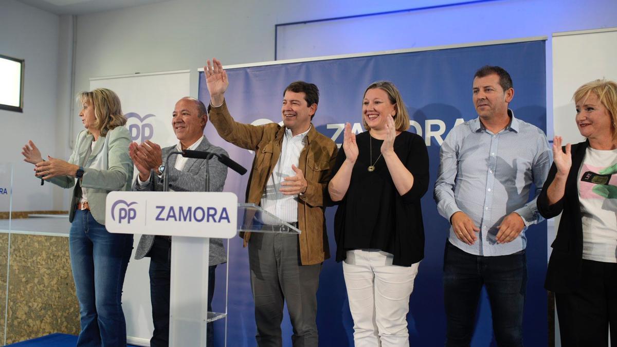 Alfonso Fernández Mañueco junto a la cúpula del Partido Popular de Zamora.