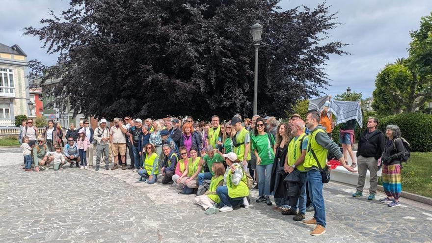 Los colectivos ambientales reclaman un cambio en la política forestal asturiana en La Caridad