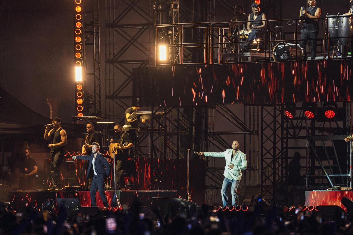 Todas las imágenes del concierto de Romeo Santos y Prince Royce en Icónica Santalucía Sevilla Fest