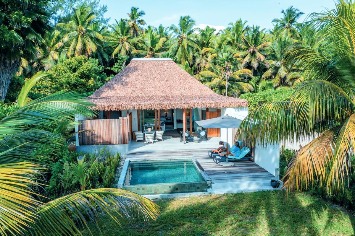Beach Villa del Alphonse Island Lodge.