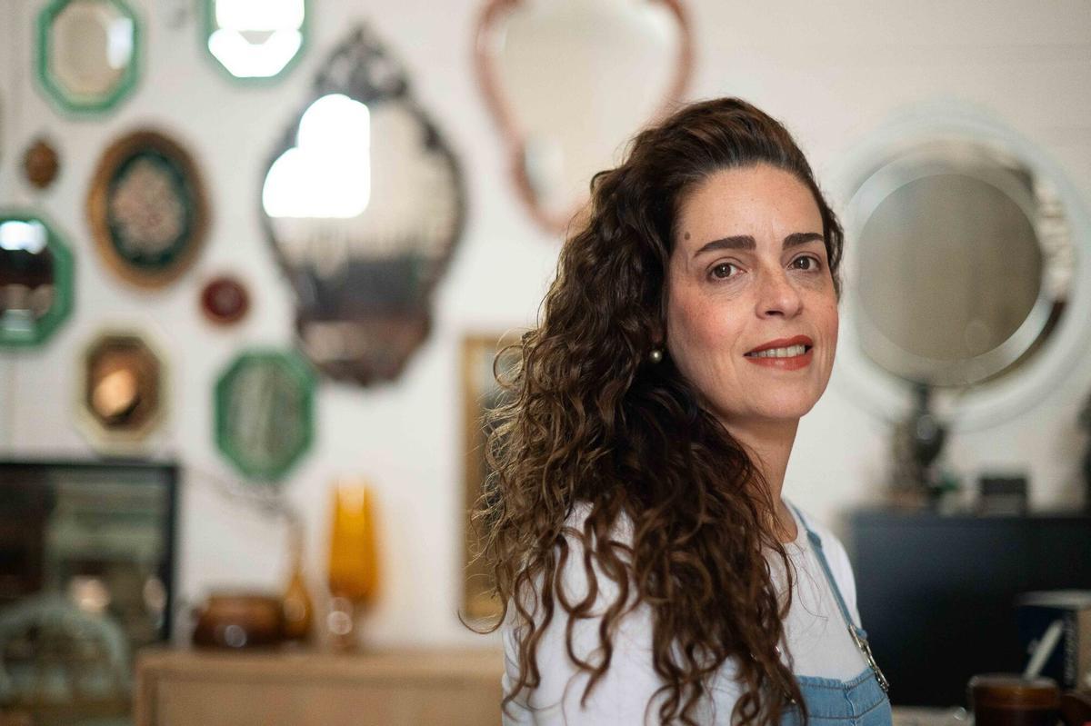 Guadalupe´s, la zaragozana que restaura muebles antiguos: "Los desechos de algunos son mis tesoros"