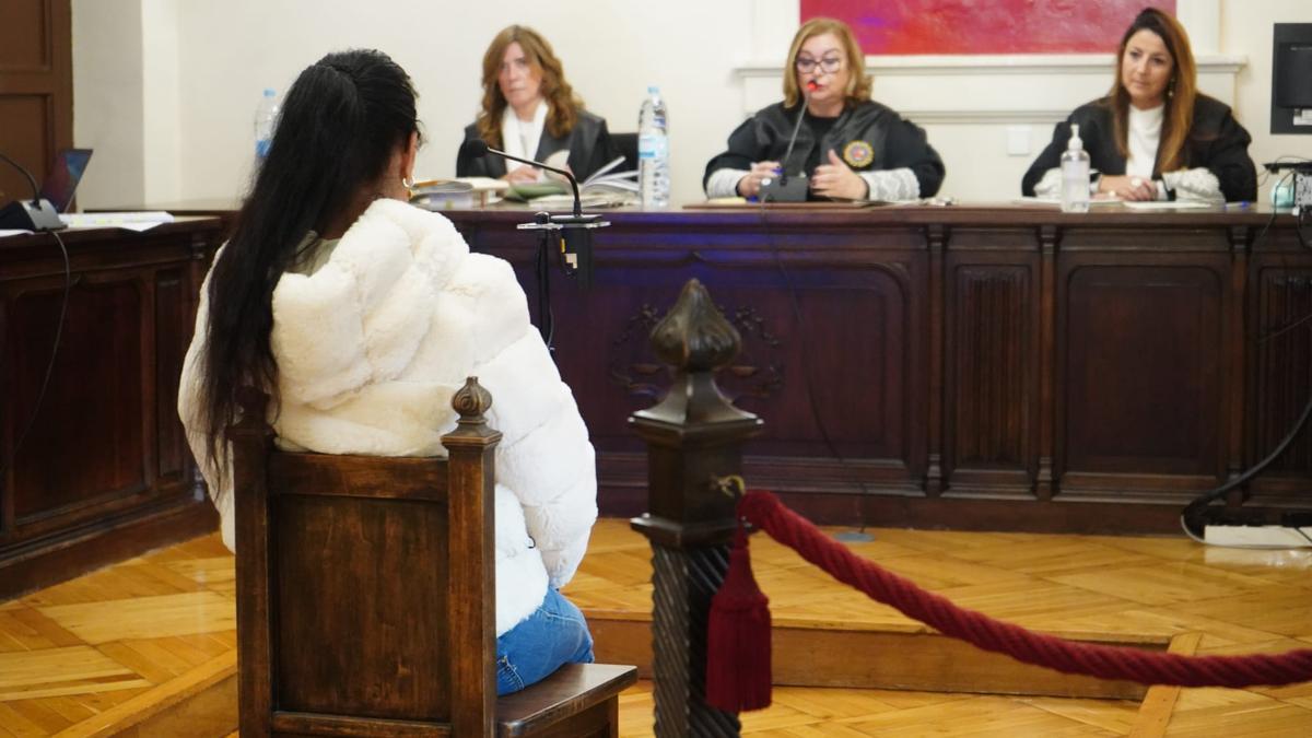 La mujer de mayor edad acusada de tráfico de drogas en el juicio de la Audiencia.