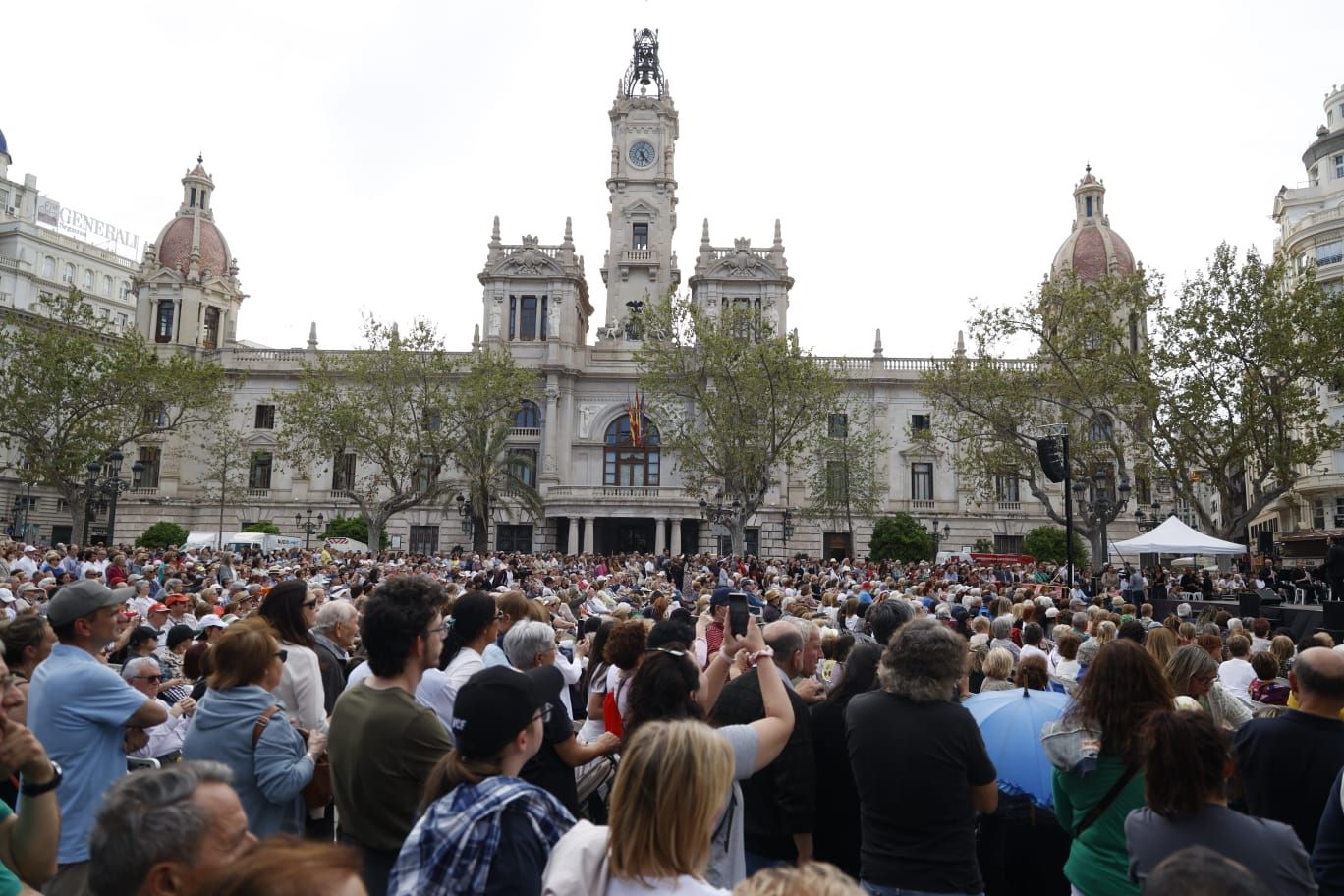 València se rinde a los pies de Nino Bravo