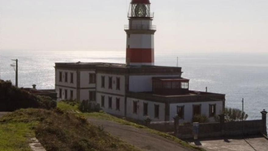 La reconversión de Cabo Silleiro en hotel y restaurante integrará a los dos faros