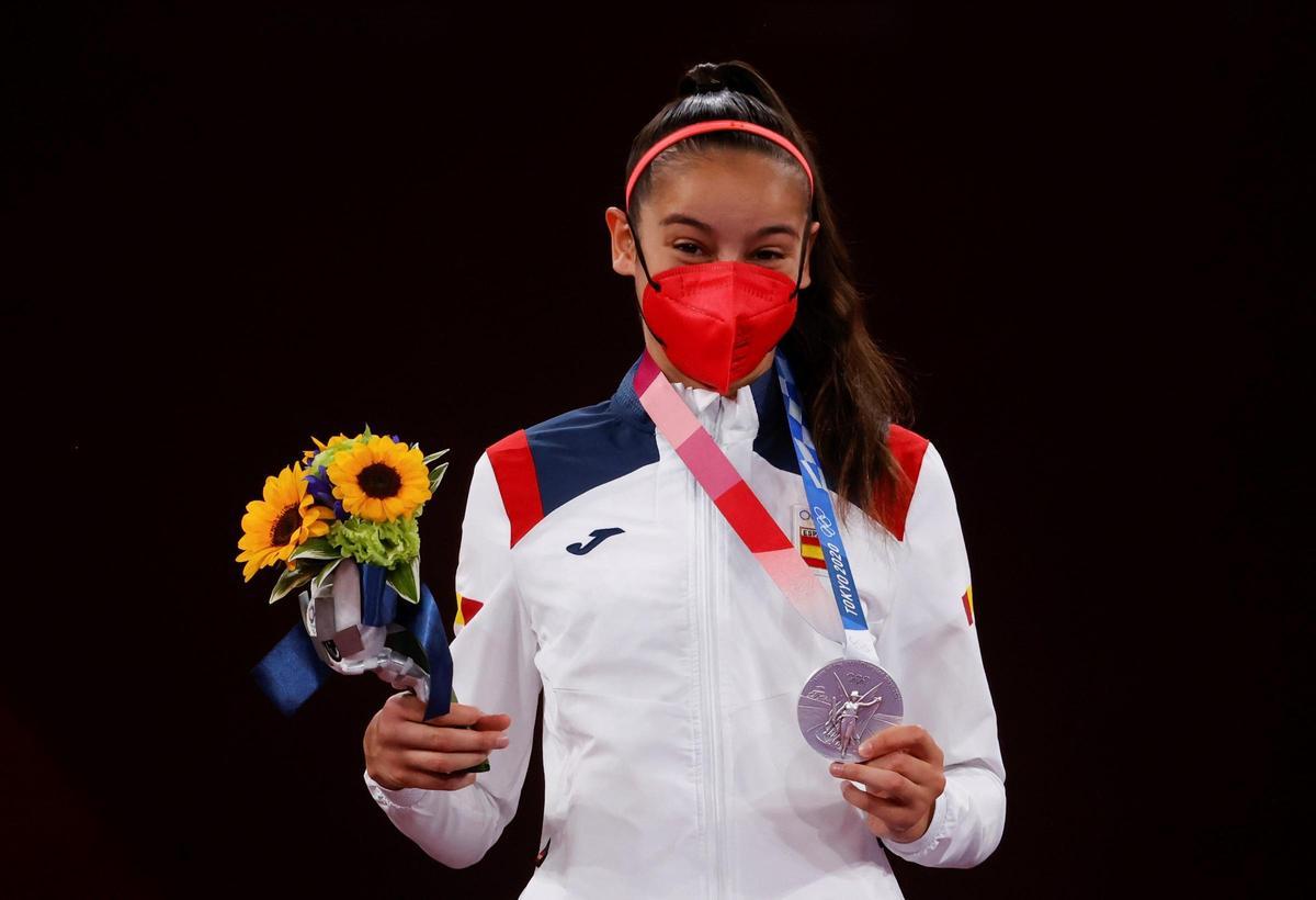 Adriana Cerezo, plata en taekwondo, primera medallista española Adriana Cerezo, plata en taekwondo, primera medallista española