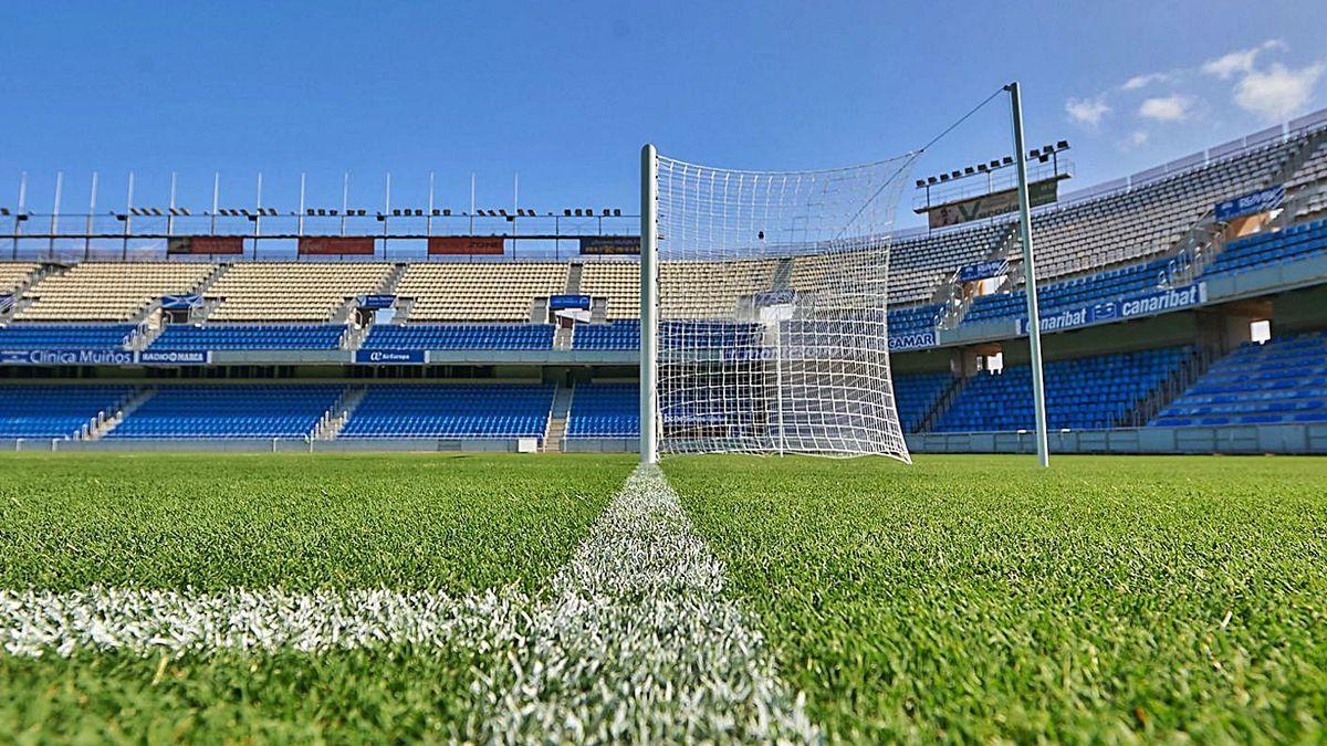 Sanidad decide sobre el aforo definitivo del estadio para el derbi isleño