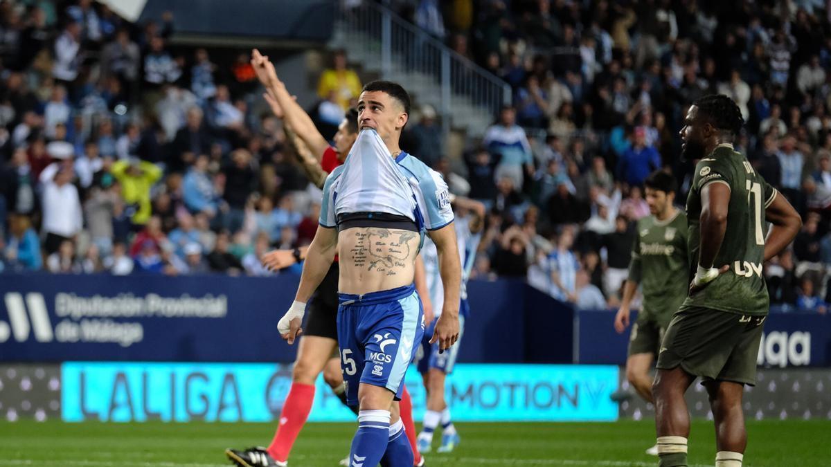 El Málaga CF sigue con opciones de ascenso a Primera División.