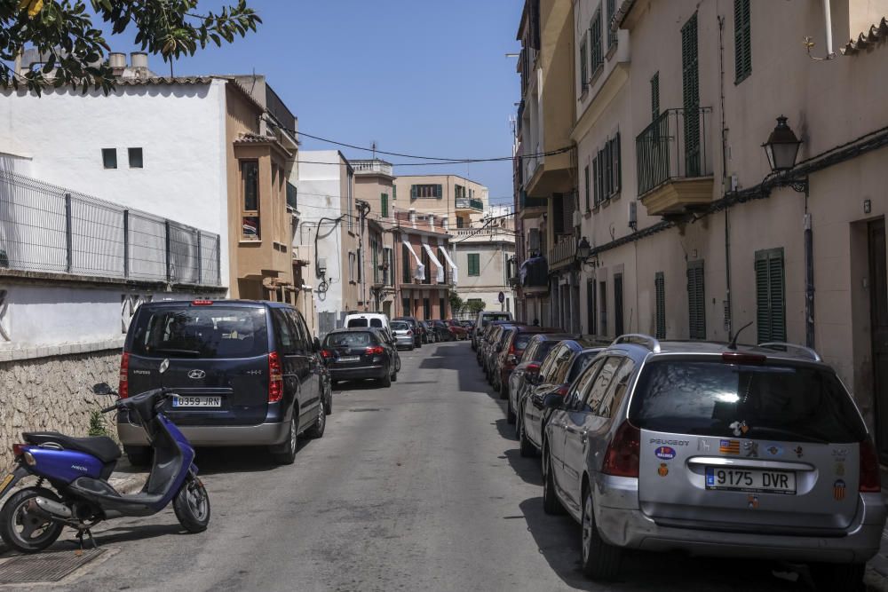 Falta de plazas de aparcamiento en El Terreno