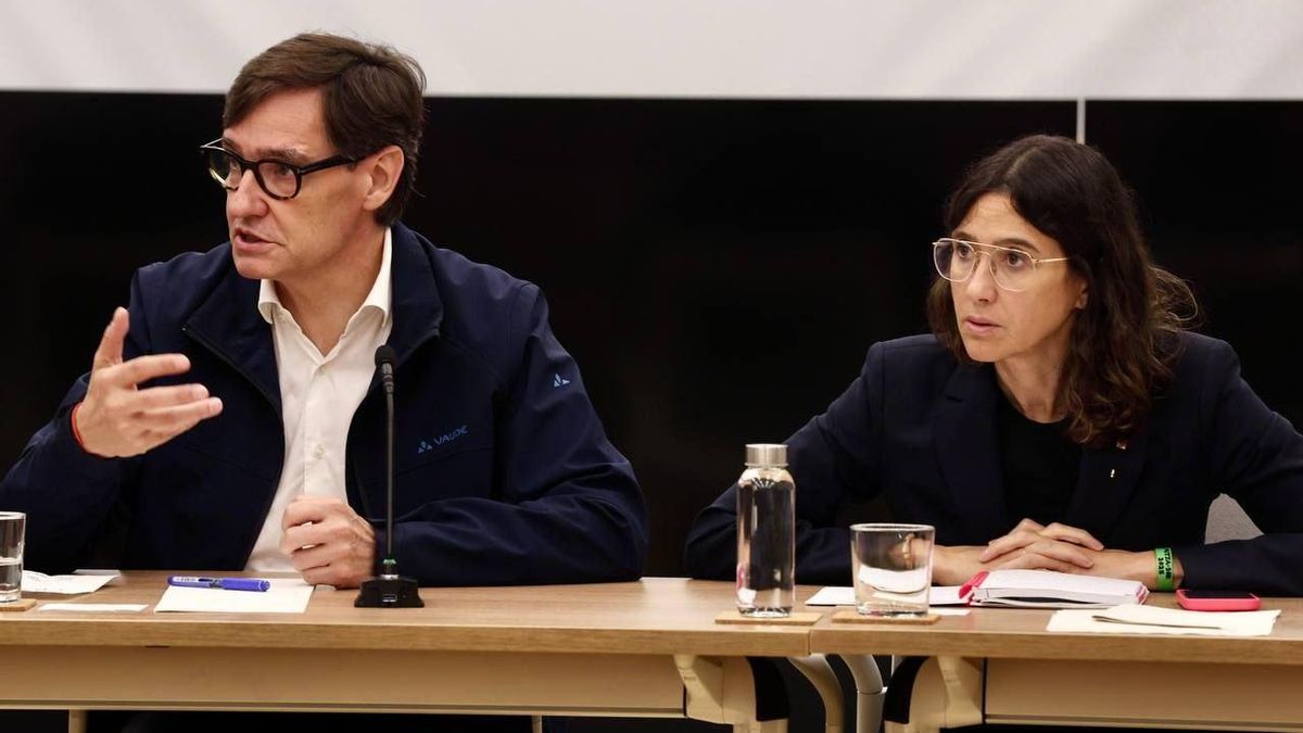 El Govern defiende la gestión "permanente" de Illa ante el temporal en Catalunya: "Está a pie de calle"