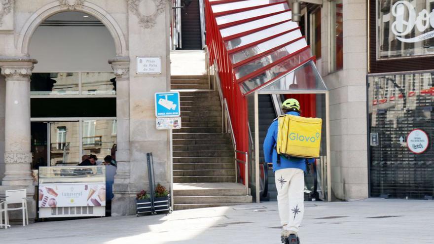 Glovo acaba con su modelo de «falsos autónomos» ante las multas millonarias por fraude