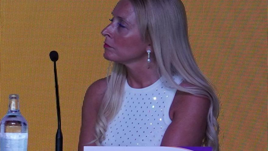 Tania Naya figura como miembro del comité organizador, según el cartel. | | E.D.