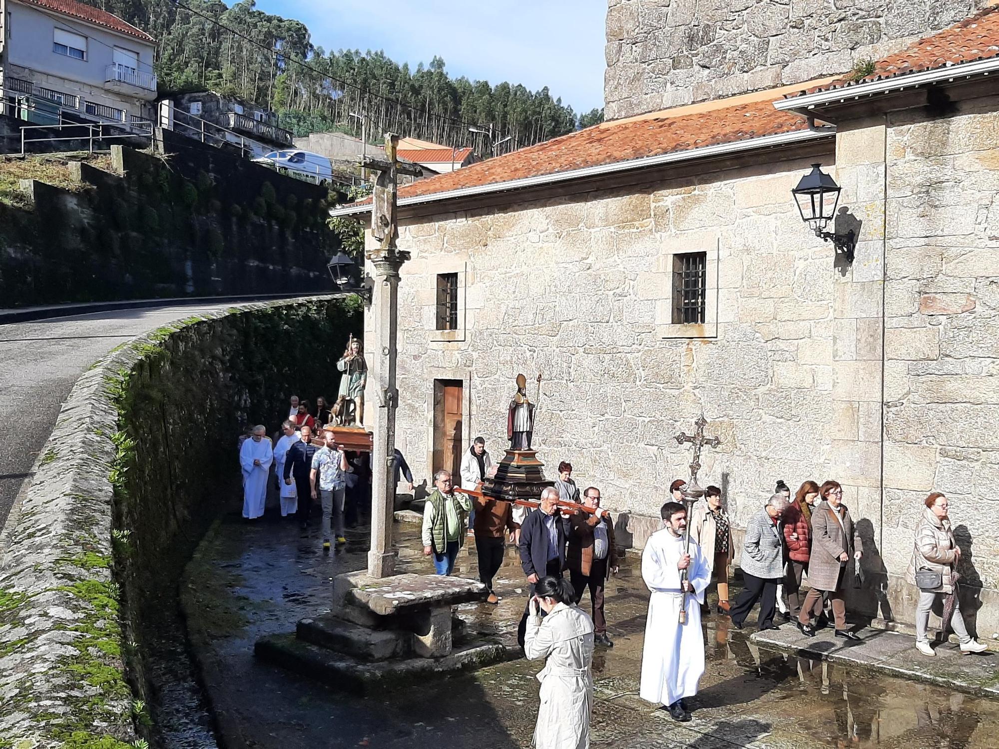 Las procesiones por el San Martiño de Moaña y Bueu aprovechan la tregua de la lluvia