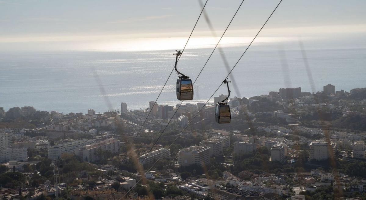 Vista aérea de Benalmádena con el mar al fondo. | L.O.