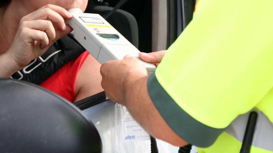 Detenidos dos veces en la misma madrugada al conducir bajo los efectos del alcohol