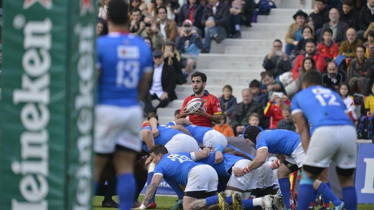 España tira de melé para ganar 34-13 a Namibia