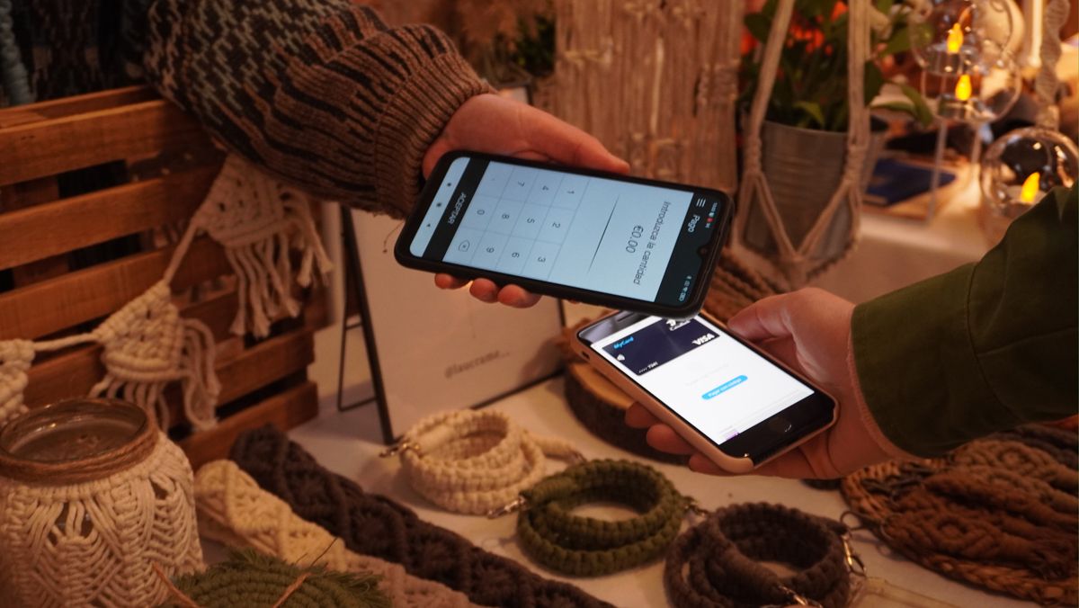 Vibrant, una 'app' de pagos 'contactless' que sustituye al datáfono - El  Periódico