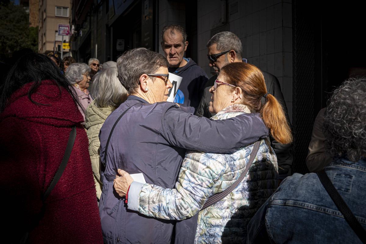 Protesta en Santa Coloma por las listas espera en salud mental
