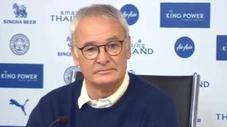 Clauido Ranieri, entrenador del Leicester, bromea en rueda de prensa sobre el que fue su sustituto en el Valencia