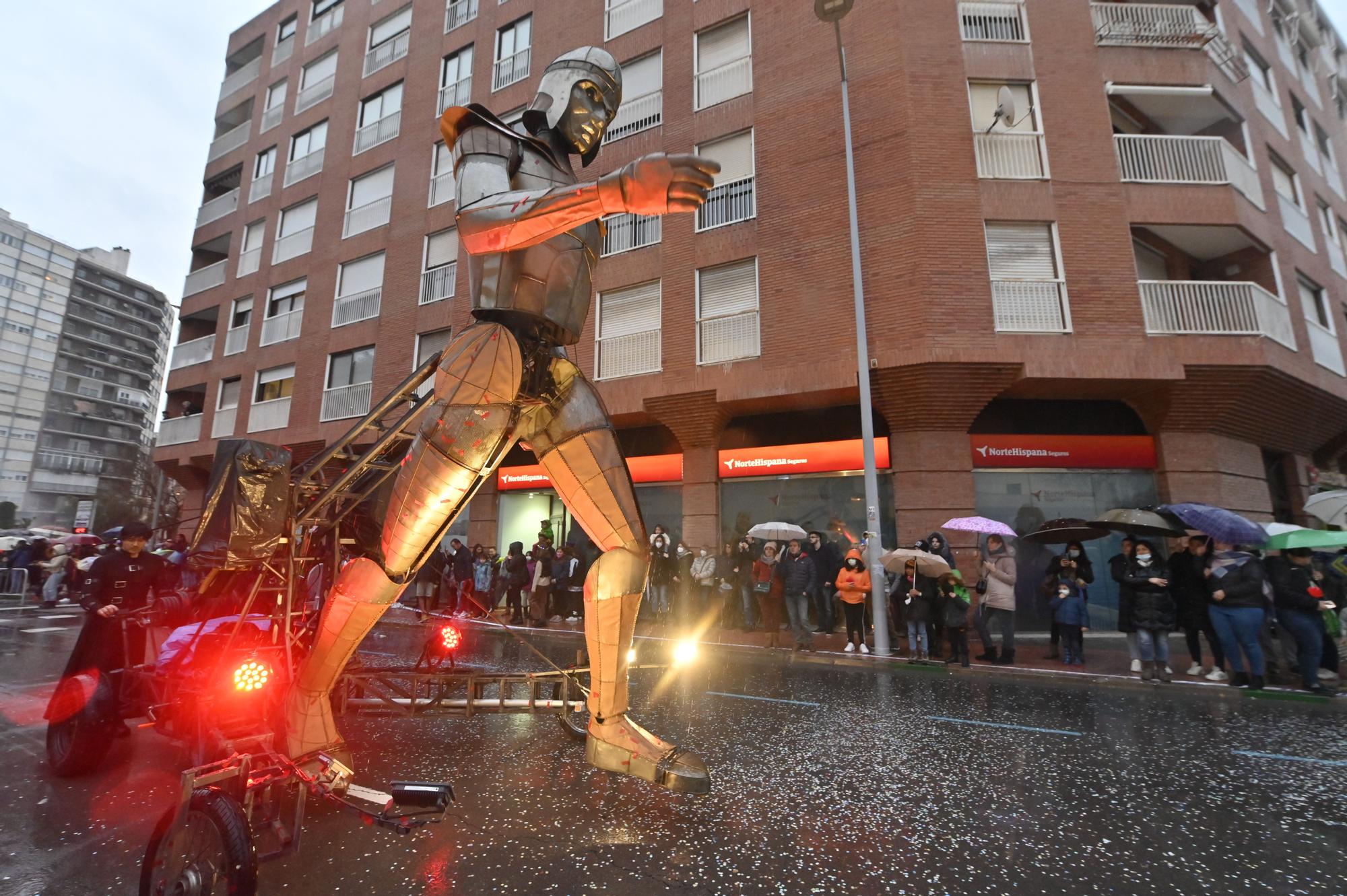 Teatro y música en el desfile de animación de la Magdalena