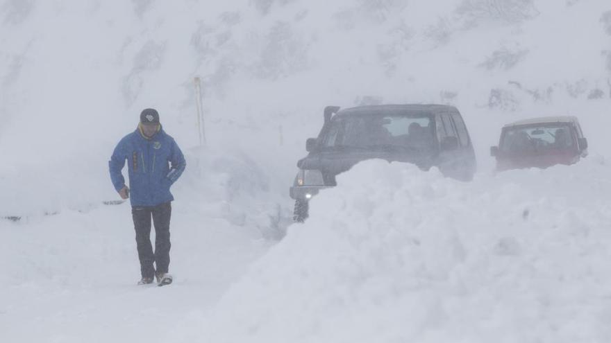 Llega el frío y la nieve a Asturias con un desplome de los termómetros