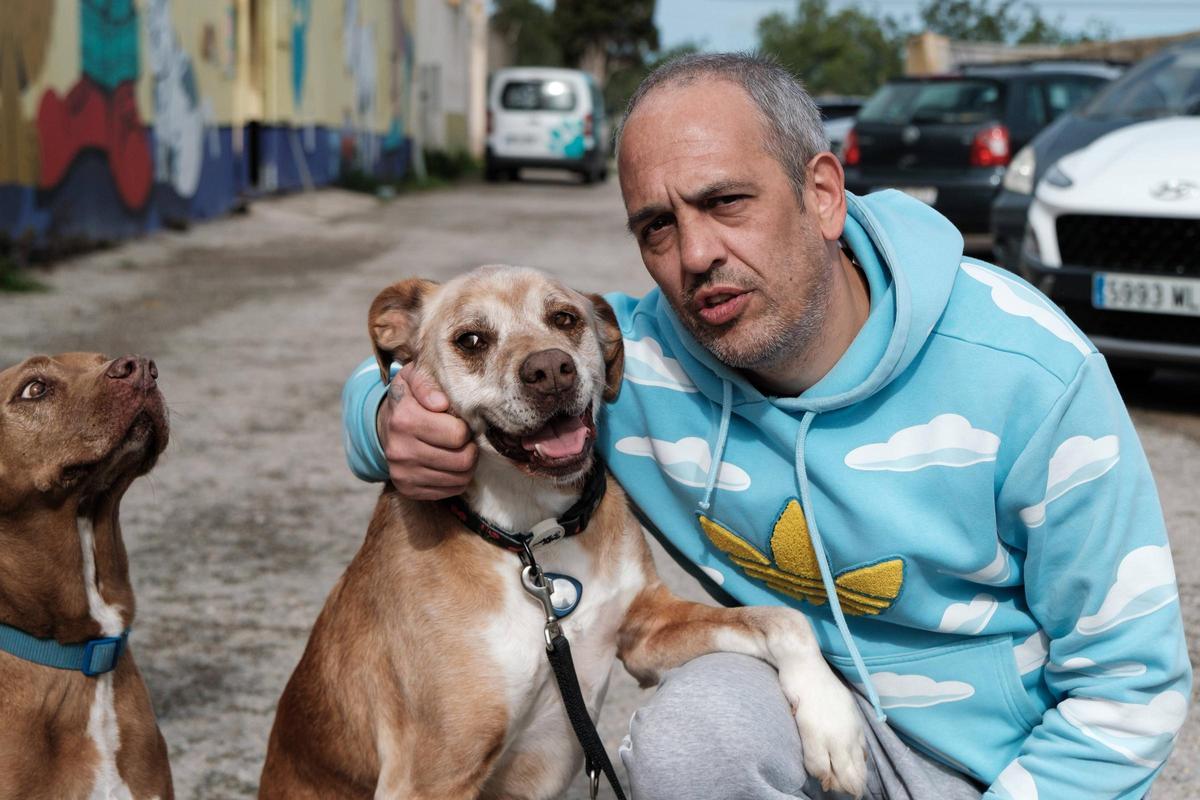Mariano Meilán junto a Rex y Estrella en Sa Coma