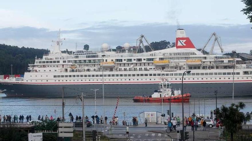 El crucero &quot;Black Watch&quot;, en una anterior visita a Avilés.