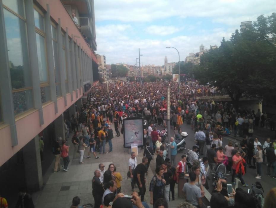 Concentració a la seu de la Generalitat a Girona