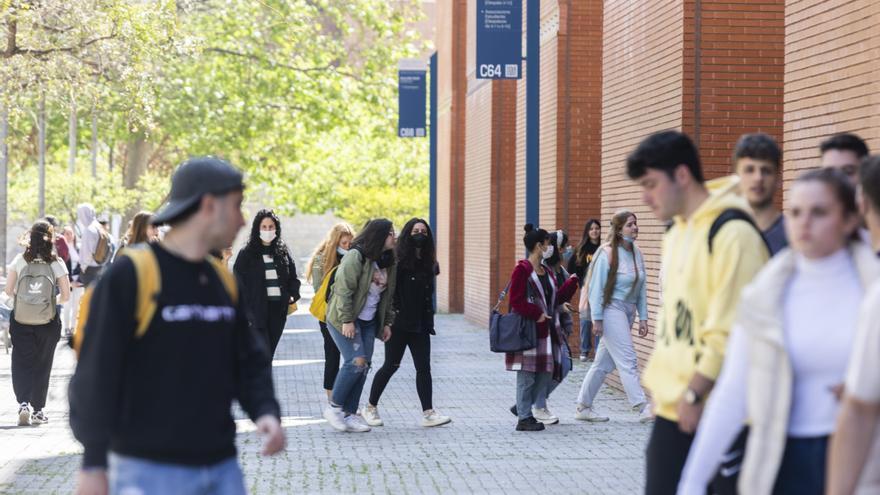 La banca encarece los préstamos para estudios