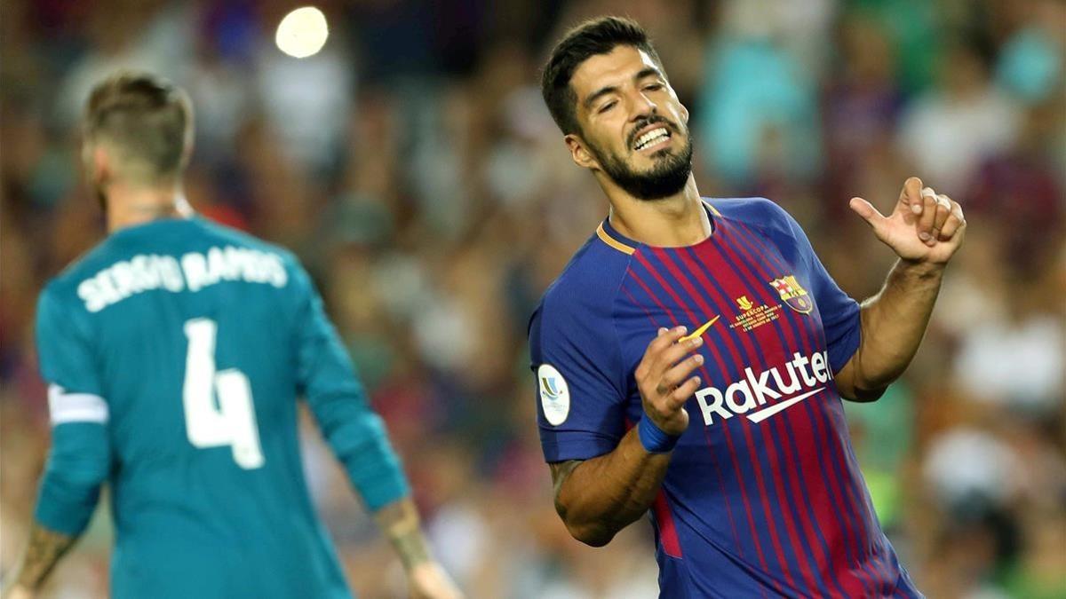 Luis Suárez, en el partido de ida de la Supercopa del Barça frente al Madrid