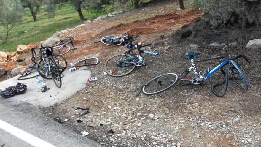 Imputan a la conductora que atropelló a 8 ciclistas