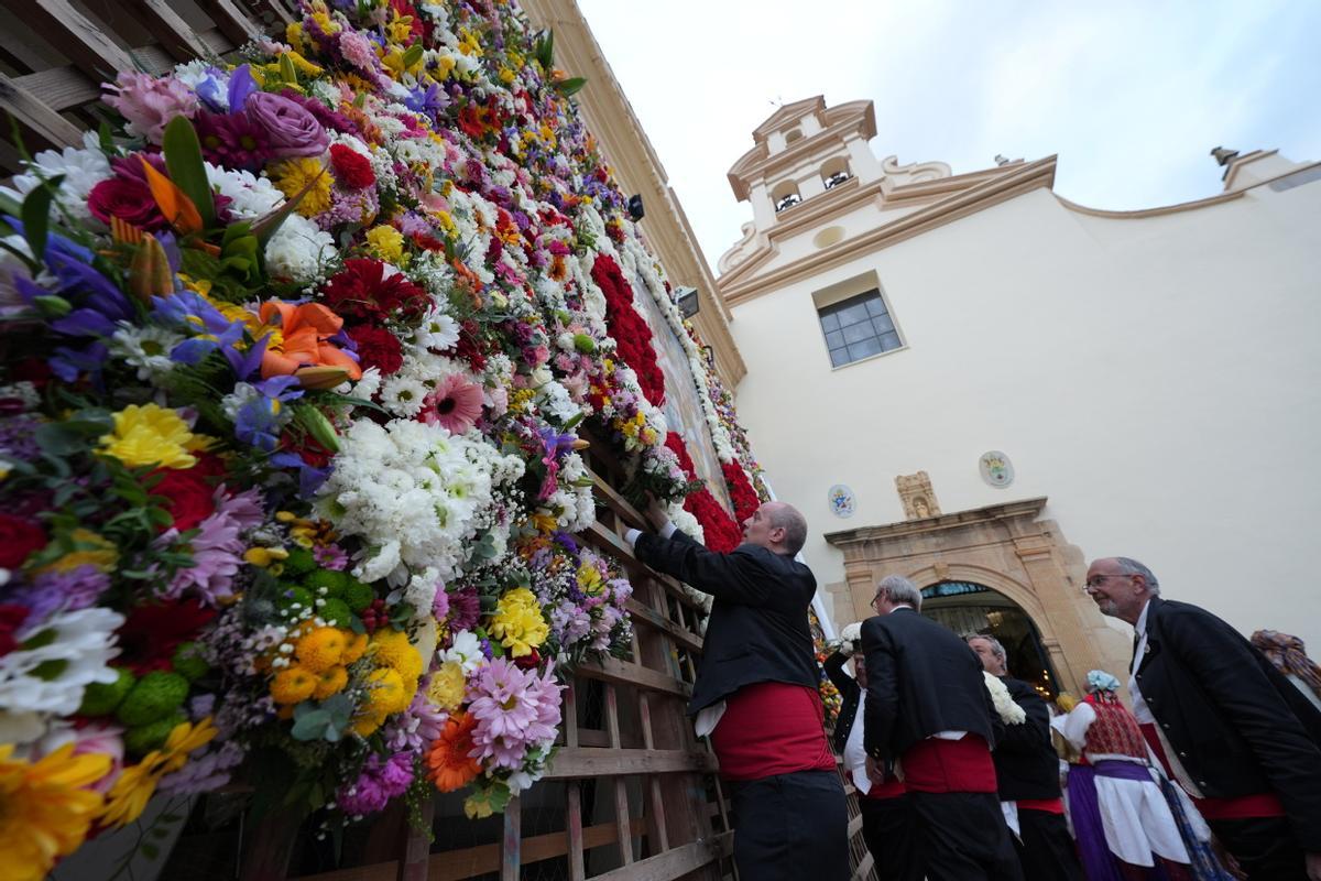 Ofrenda a la Mare de Déu del Lledó