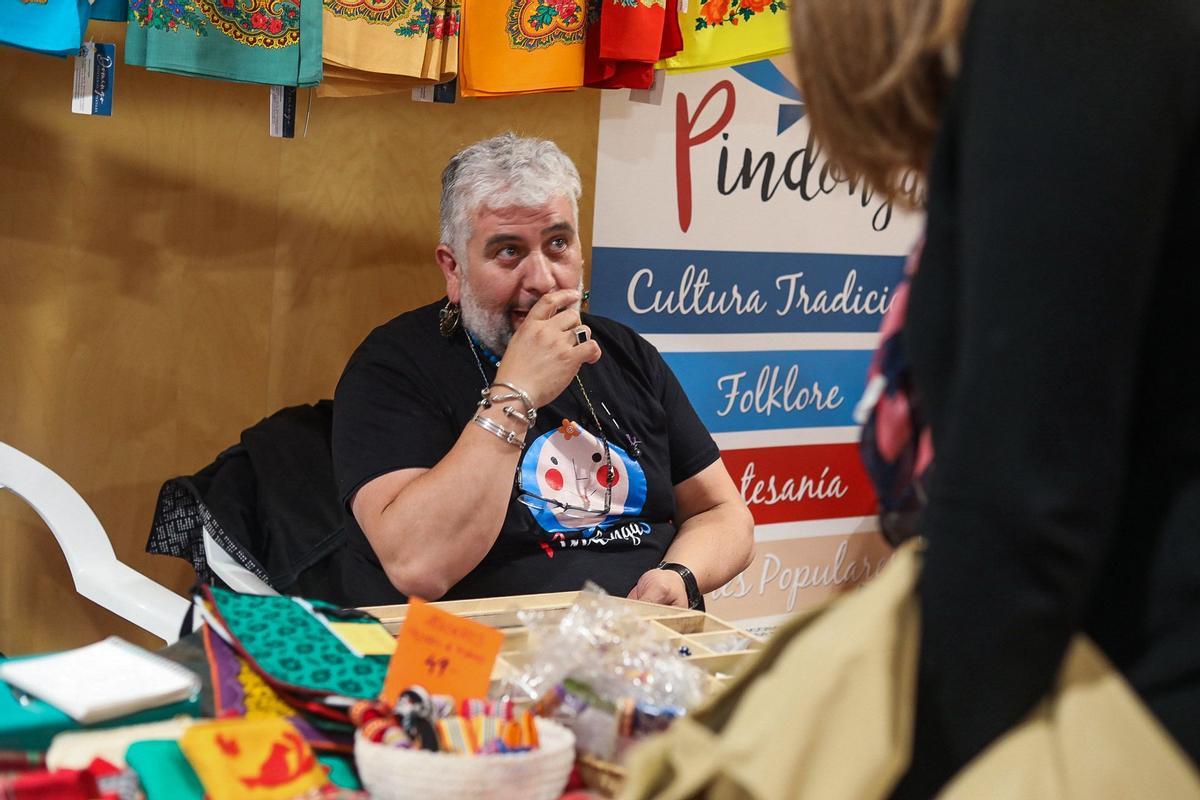Foro de artesanos para la indumentaria tradicional