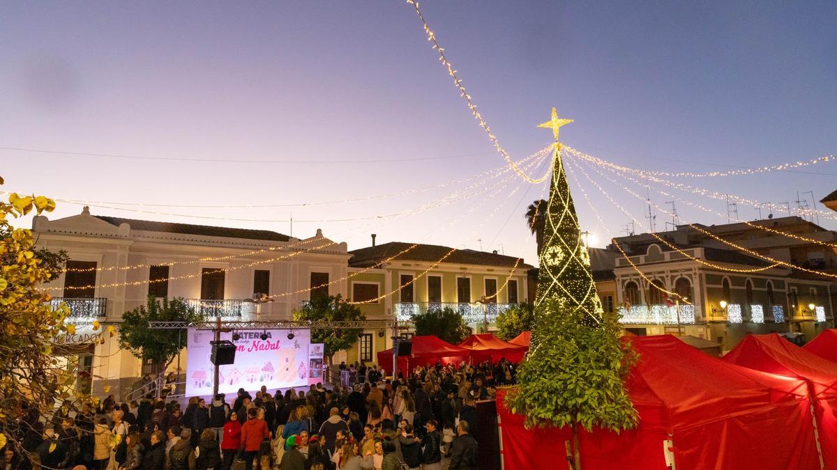 Ambiente y decoración navideños en Paterna.