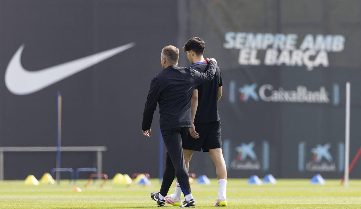 Hansi Flick confía muchísimo en Pau Cubarsí