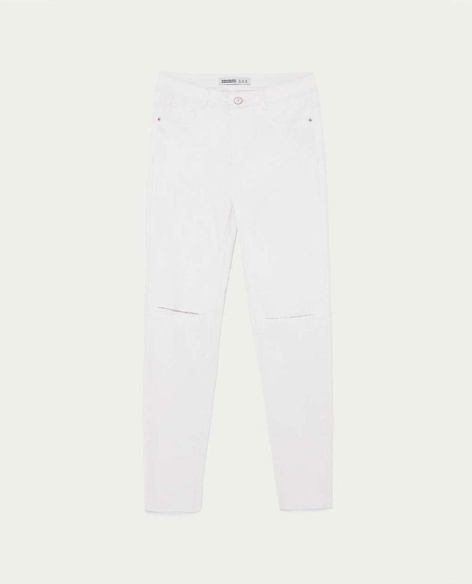 Pantalón de tiro alto de Zara (Precio: 11.47 euros)