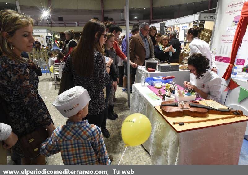 GALERÍA DE FOTOS -- Los castellonenses disfrutan del chocolate y la panadería artesana en Chococas