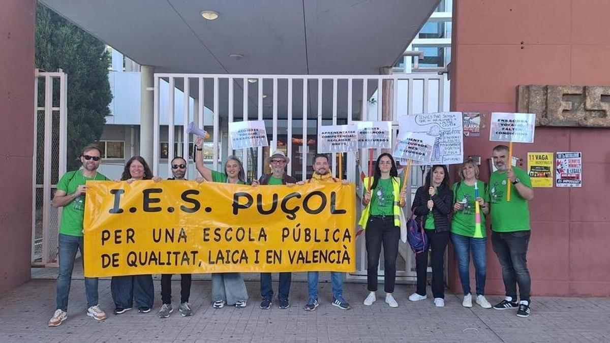 Concentración en el IES  Puçol.