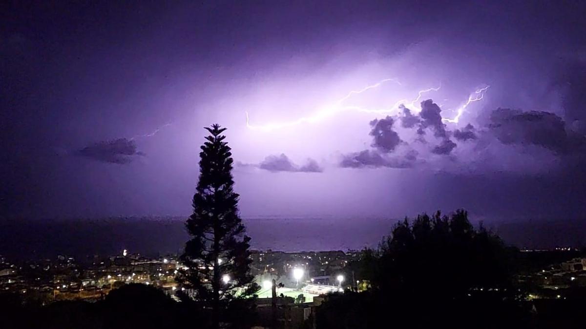 Tormenta eléctrica frente a la costa del Maresme.