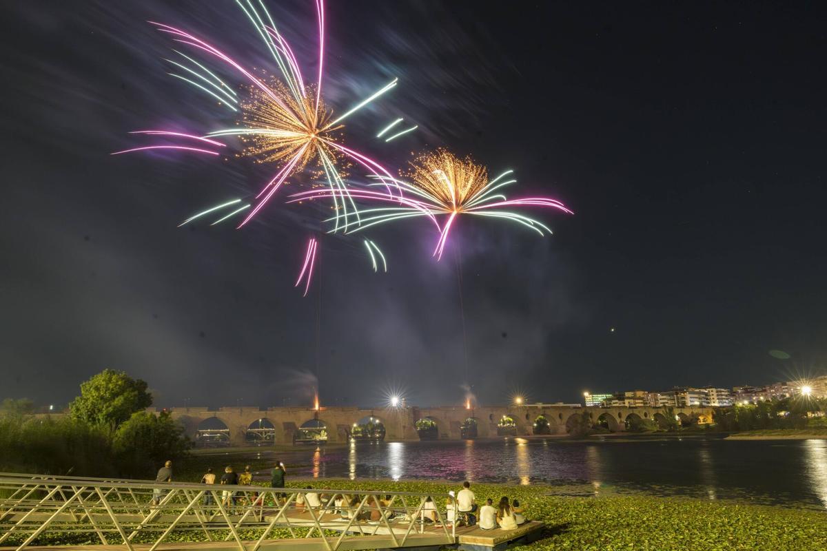 Las imágenes de los fuegos artificiales de Badajoz