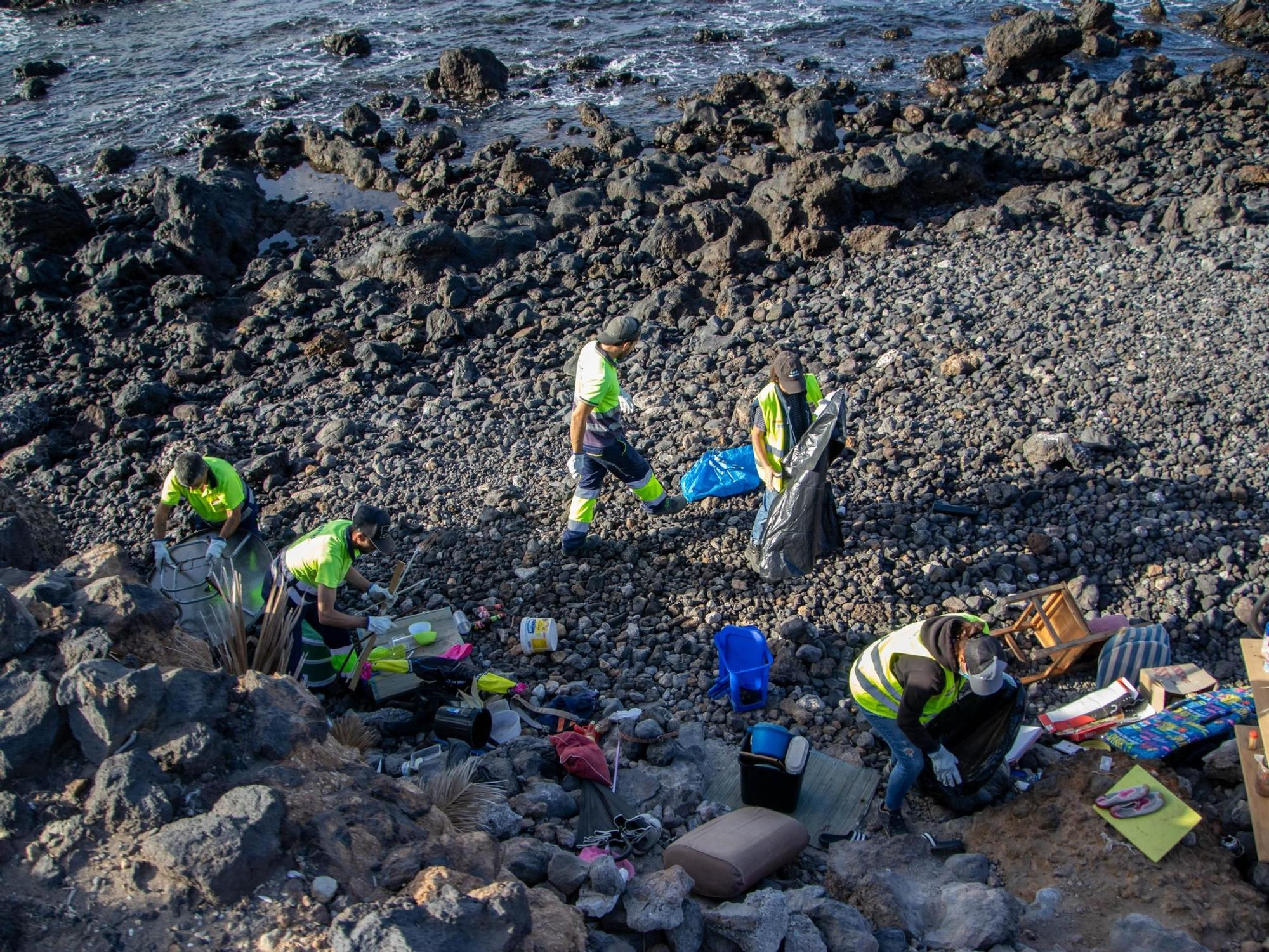 Operativo de desalojo de asentamientos ilegales en la costa de Granadilla